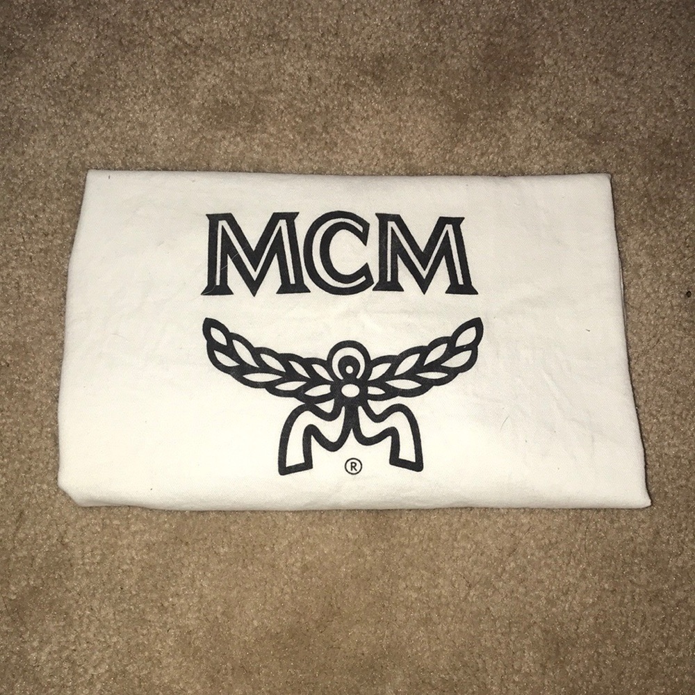 NWOT EXTRA LARGE MCM DUSTBAG